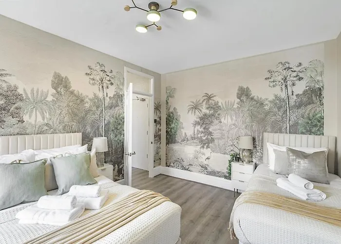 Comfort Heaven Ctr London Next Buckingham Palace