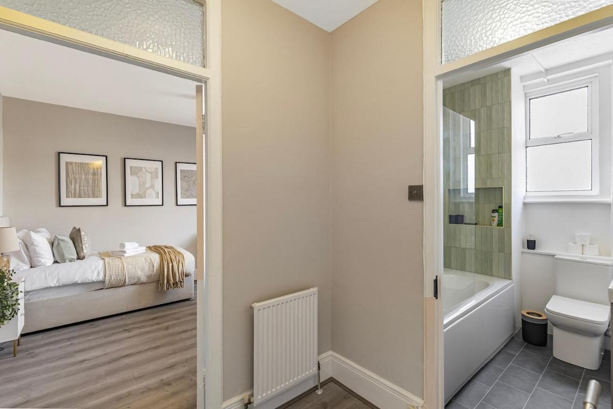Comfort Heaven Ctr Next Buckingham Palace